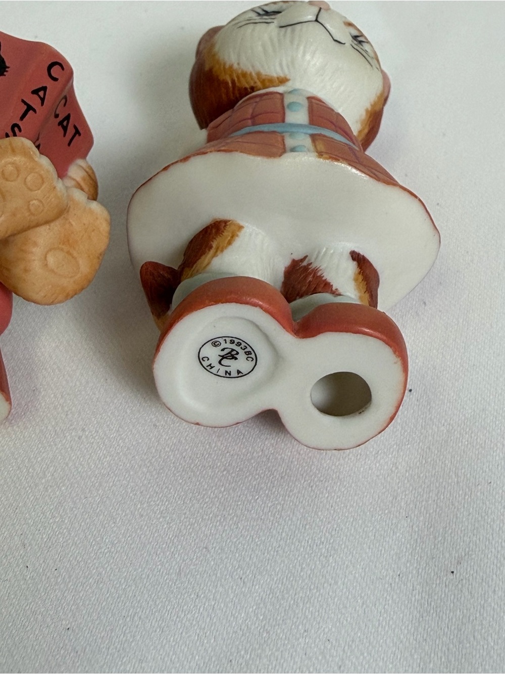 Bronson Collection Ceramic Cat Figurine Duo - vintage - Picture 8 of 16